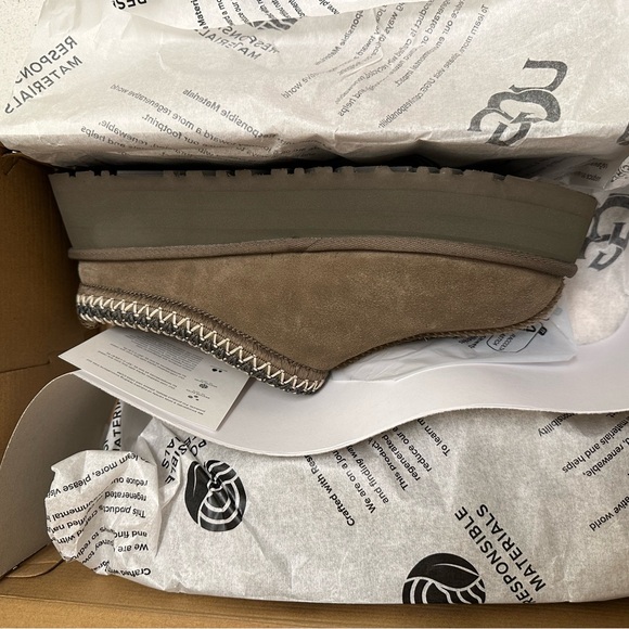 UGG Women’s Tazz in Hickory size 7 - Picture 4 of 8